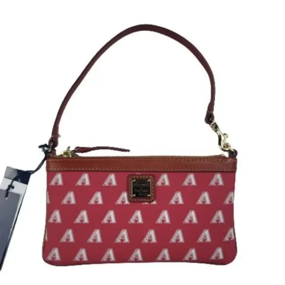 Dooney & Bourke reposhing this